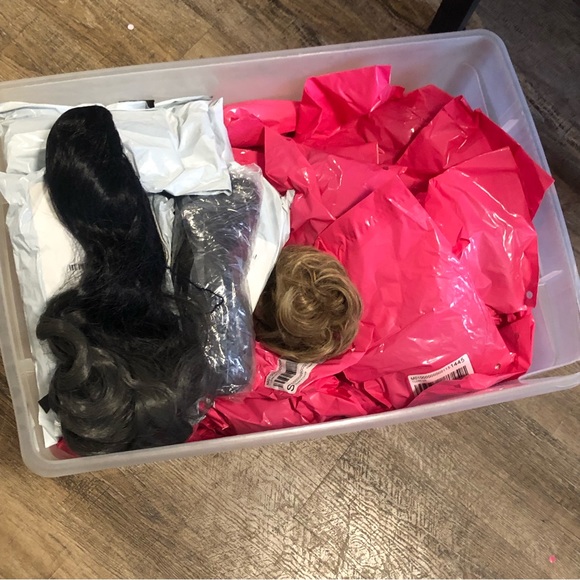 Box Of Brand New Hair Pieces ! Over 100 Items!! - Picture 5 of 11